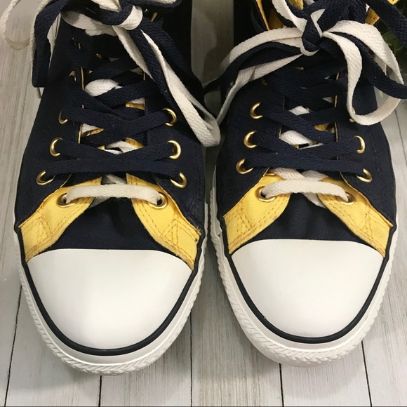 Converse Unisex Hi-Top Sneakers - Picture 3 of 8